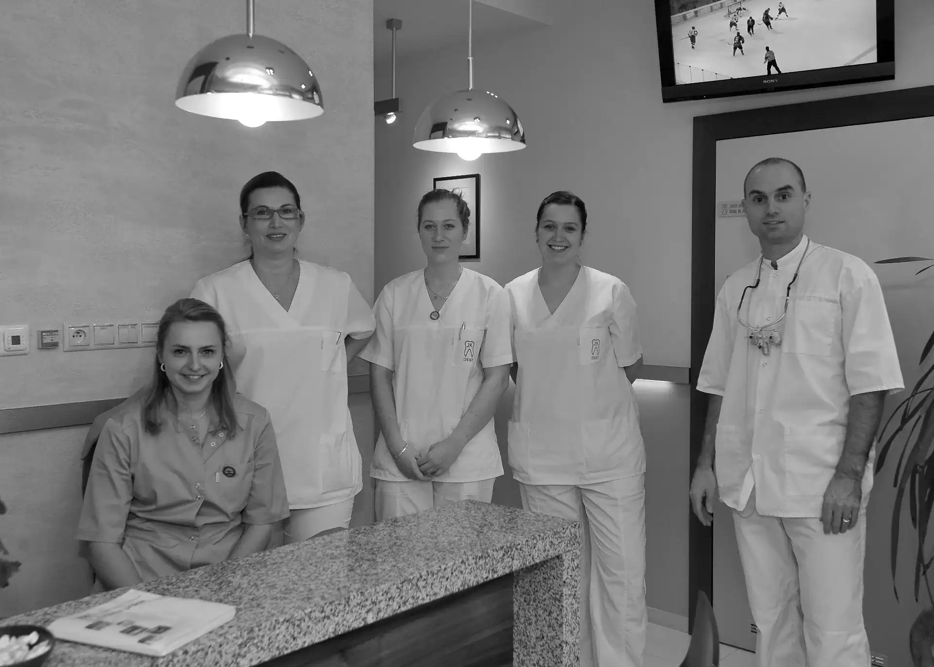 Přesouváme se do nové ordinace na Humpolecké ulici. K našemu týmu se přidává Vlaďka, která úspěšně dokončila studium dentální hygieny.
